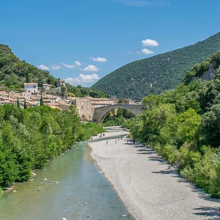 아파트 Les Rochers De Avec Piscine Privee