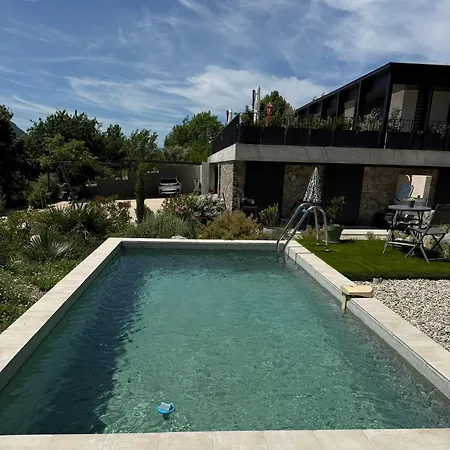 Les Rochers De Avec Piscine Privee *